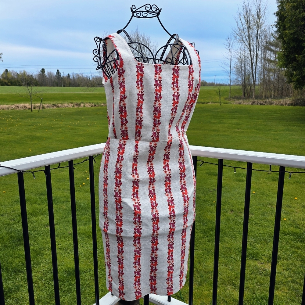 Ann Taylor Floral Square Neck Sheath Dress, size 8, EUC - Picture 4 of 13